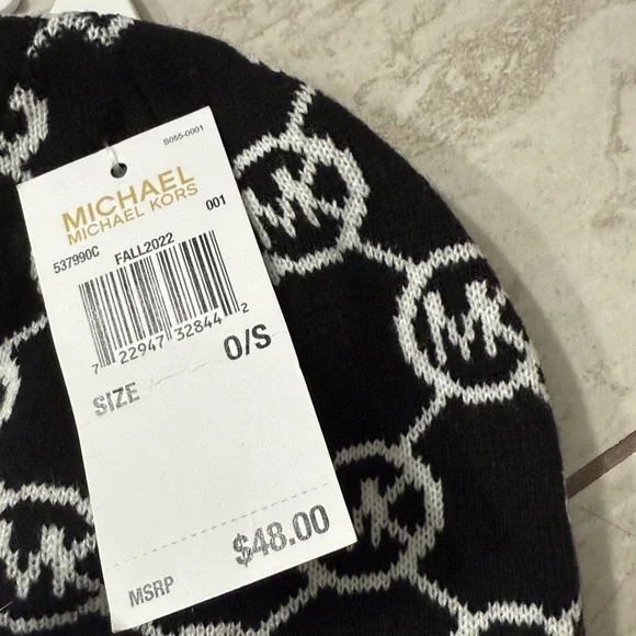 Michael Kors Monogram Black and White Beanie…ladies 
Authentic ..nwt - Picture 2 of 4
